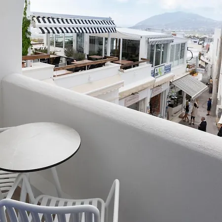 Asimina Fira (Santorini)