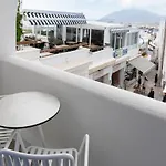 Asimina Fira (Santorini)