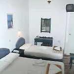 Asimina Fira (Santorini)