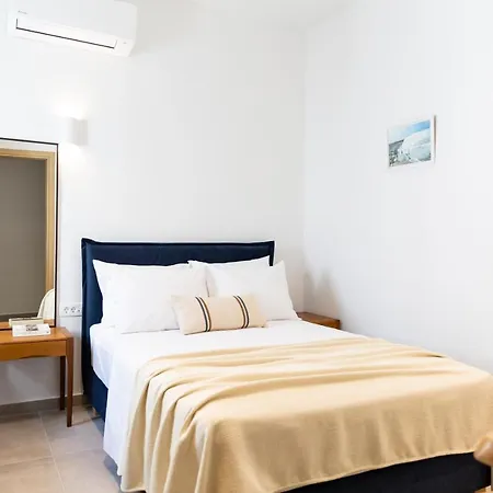 Asimina Fira (Santorini)